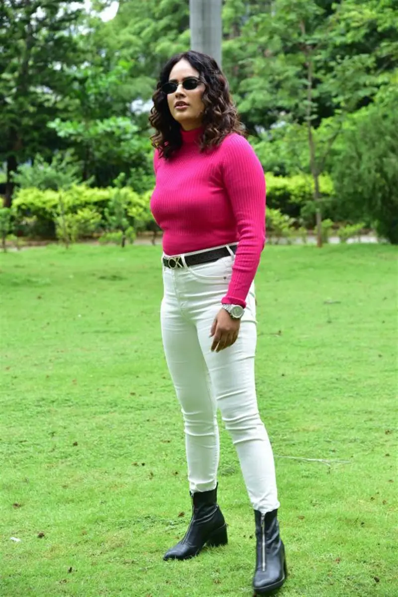 Nandita Swetha In Pink Top White Pant